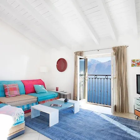 Belvedere Menaggio-4 Luxury Homes-by Italian Casa Paradiso, Apartmento Belvedere, Woon Belvedere Penthouse, Vh Bella Vista Apartament