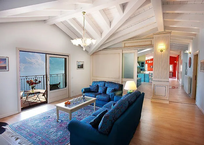 아파트 Belvedere Menaggio-4 Luxury Homes-by Italian Casa Paradiso, Apartmento Belvedere, Woon Belvedere Penthouse, Vh Bella Vista