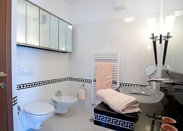 아파트 Belvedere Menaggio-4 Luxury Homes-by Italian Casa Paradiso, Apartmento Belvedere, Woon Belvedere Penthouse, Vh Bella Vista 메나지오